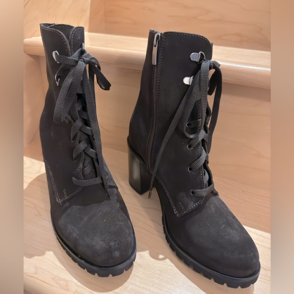 La Canadienne brown suede bootie - Picture 2 of 4